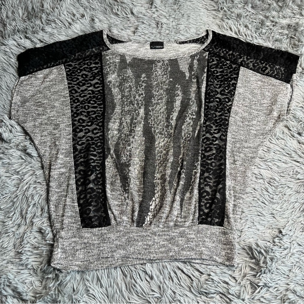 Daytrip Shirt Womens Small Cheetah Lace Black Gray Short Sleeve Soft Lightweight